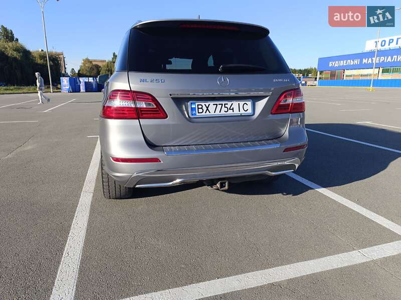 Внедорожник / Кроссовер Mercedes-Benz M-Class 2015 в Каменец-Подольском