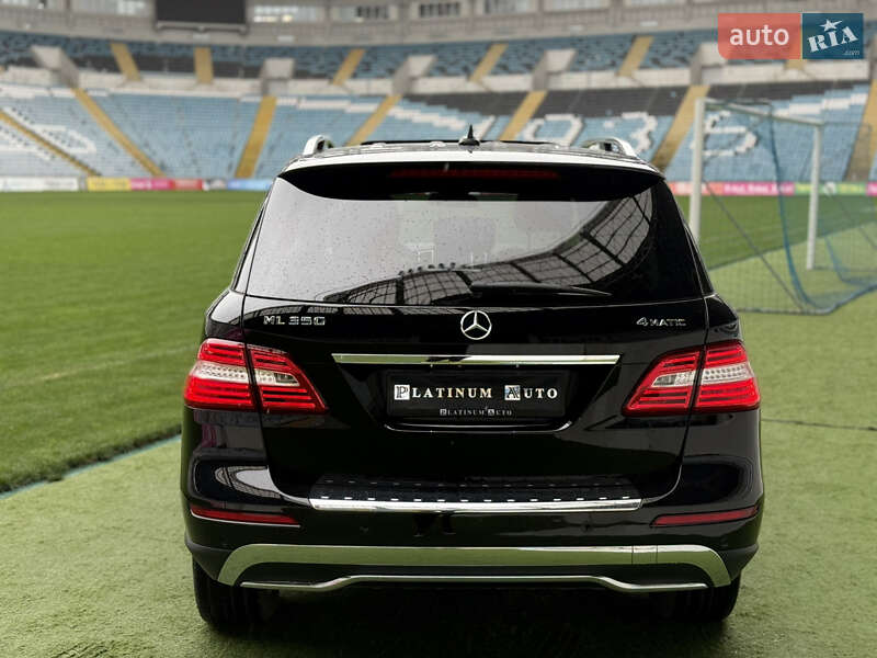 Позашляховик / Кросовер Mercedes-Benz M-Class 2012 в Одесі