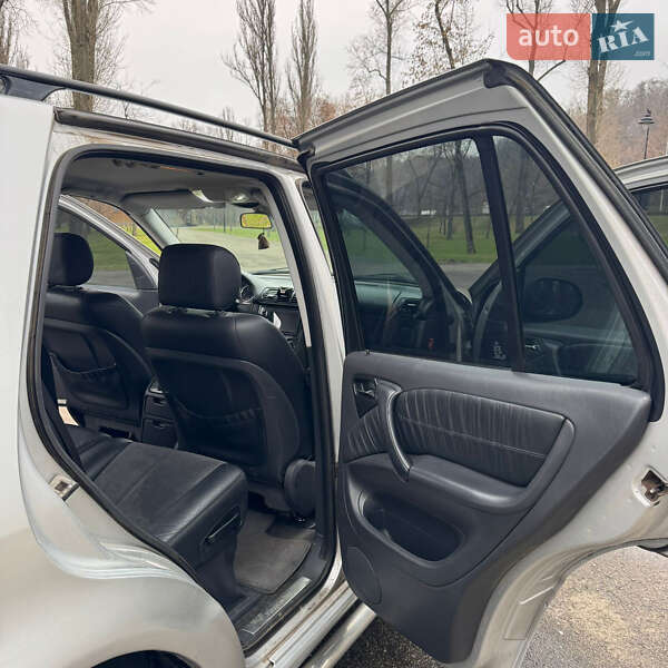 Внедорожник / Кроссовер Mercedes-Benz M-Class 2001 в Киеве