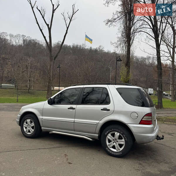 Внедорожник / Кроссовер Mercedes-Benz M-Class 2001 в Киеве