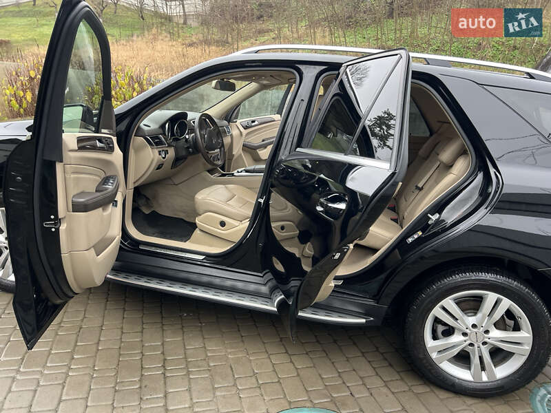 Внедорожник / Кроссовер Mercedes-Benz M-Class 2015 в Киеве