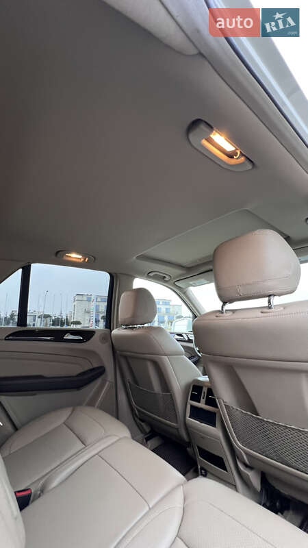 Внедорожник / Кроссовер Mercedes-Benz M-Class 2012 в Львове