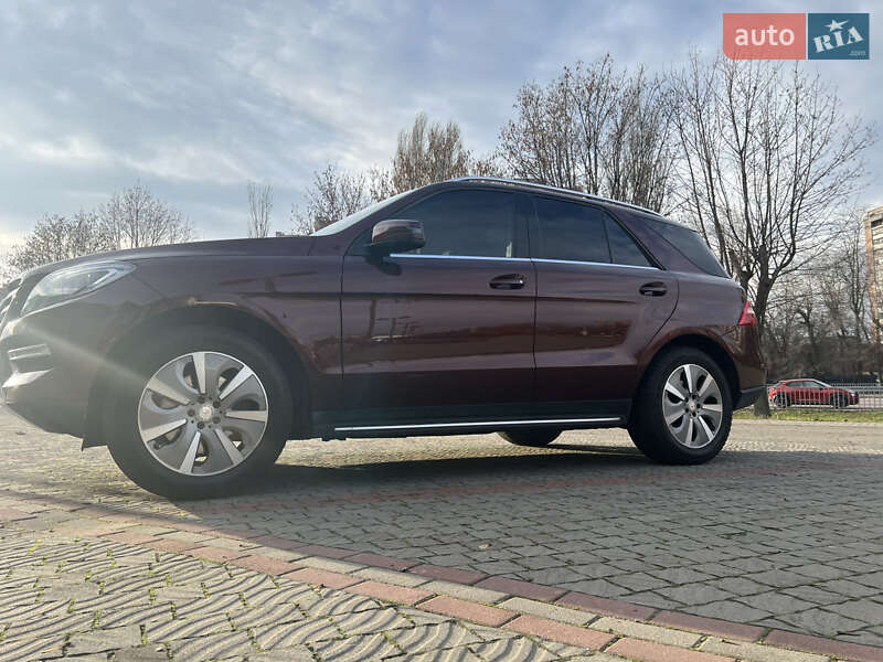 Внедорожник / Кроссовер Mercedes-Benz M-Class 2014 в Днепре фото 2 Внедорожник / Кроссовер Mercedes-Benz M-Class 2014 в Днепре