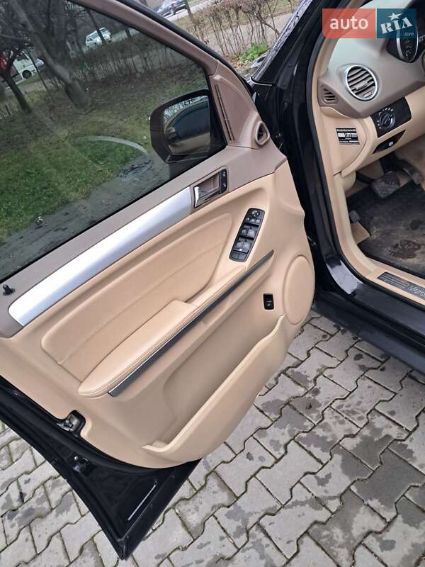 Позашляховик / Кросовер Mercedes-Benz M-Class 2009 в Чернівцях фото 3 Позашляховик / Кросовер Mercedes-Benz M-Class 2009 в Чернівцях