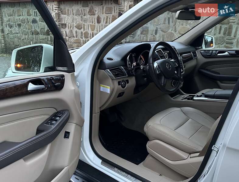 Внедорожник / Кроссовер Mercedes-Benz M-Class 2013 в Черновцах