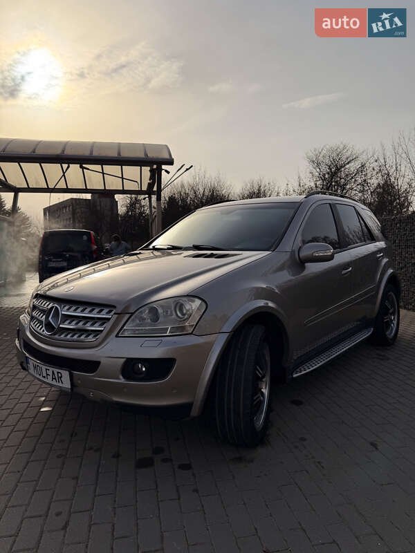 Внедорожник / Кроссовер Mercedes-Benz M-Class 2006 в Ивано-Франковске фото 9 Внедорожник / Кроссовер Mercedes-Benz M-Class 2006 в Ивано-Франковске