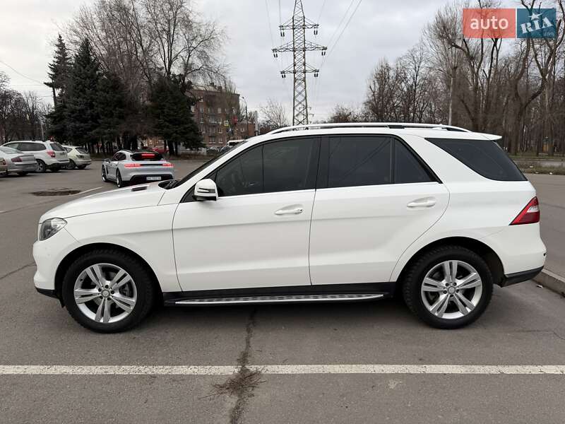 Внедорожник / Кроссовер Mercedes-Benz M-Class 2013 в Днепре фото 2 Внедорожник / Кроссовер Mercedes-Benz M-Class 2013 в Днепре