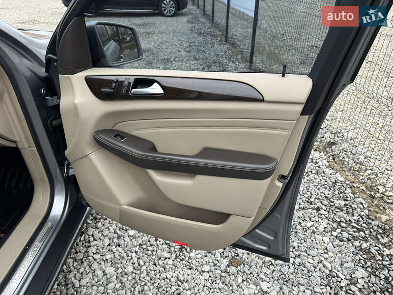 Внедорожник / Кроссовер Mercedes-Benz M-Class 2014 в Черновцах