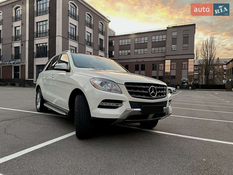 Mercedes-Benz M-Class 2011 Mercedes-Benz M-Class 2011
