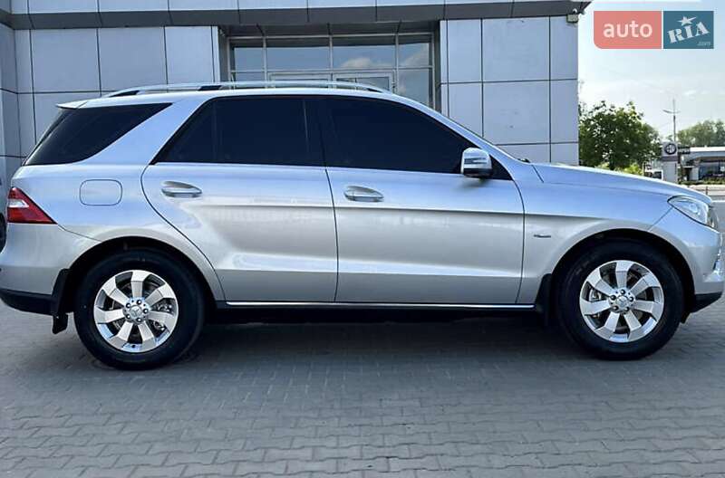 Внедорожник / Кроссовер Mercedes-Benz M-Class 2012 в Хмельницком фото 2 Внедорожник / Кроссовер Mercedes-Benz M-Class 2012 в Хмельницком