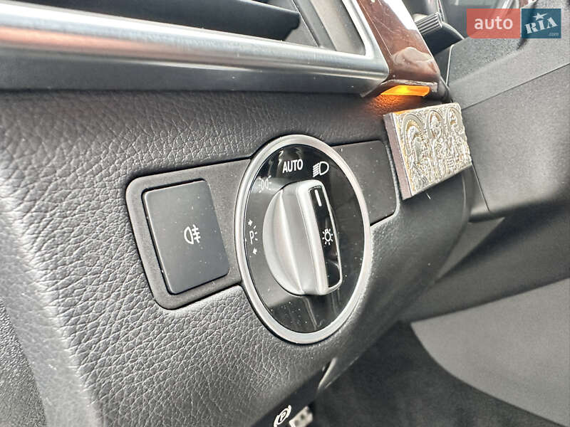 Внедорожник / Кроссовер Mercedes-Benz M-Class 2012 в Черновцах