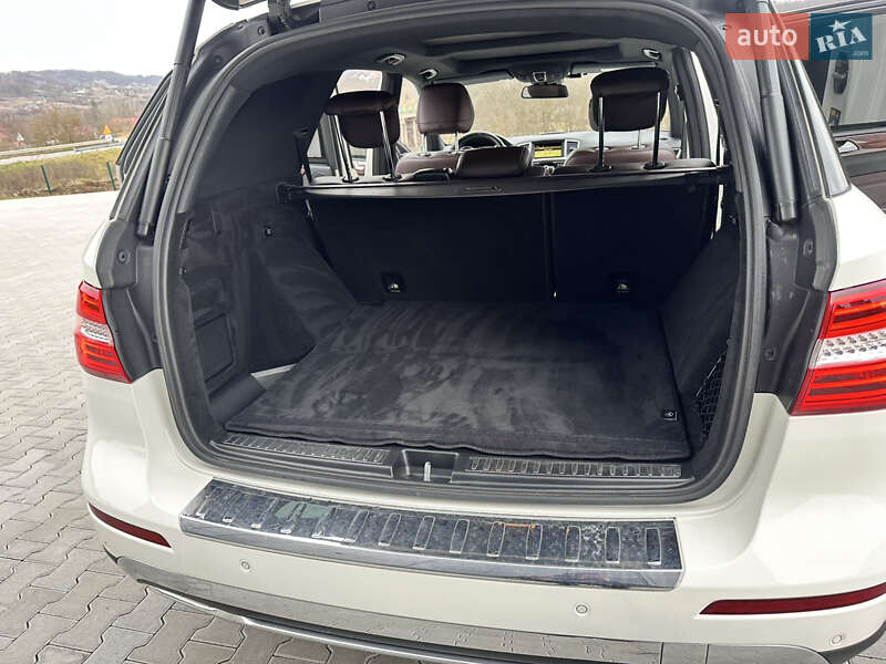 Внедорожник / Кроссовер Mercedes-Benz M-Class 2012 в Черновцах