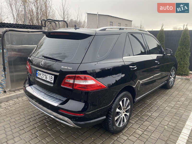 Внедорожник / Кроссовер Mercedes-Benz M-Class 2013 в Звягеле фото 5 Внедорожник / Кроссовер Mercedes-Benz M-Class 2013 в Звягеле