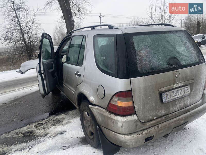 Внедорожник / Кроссовер Mercedes-Benz M-Class 2000 в Киеве фото 12 Внедорожник / Кроссовер Mercedes-Benz M-Class 2000 в Киеве