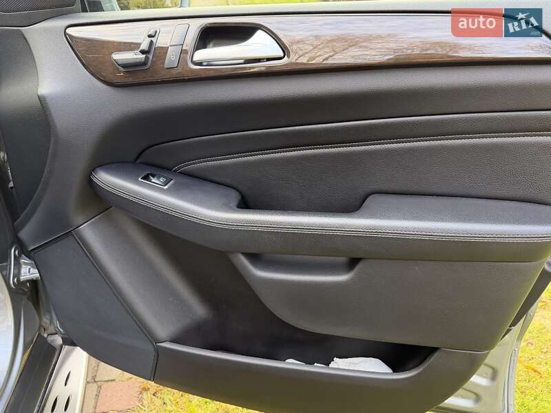 Внедорожник / Кроссовер Mercedes-Benz M-Class 2015 в Луцке