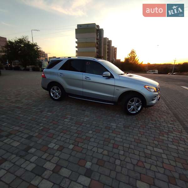 Внедорожник / Кроссовер Mercedes-Benz M-Class 2012 в Нововолынске