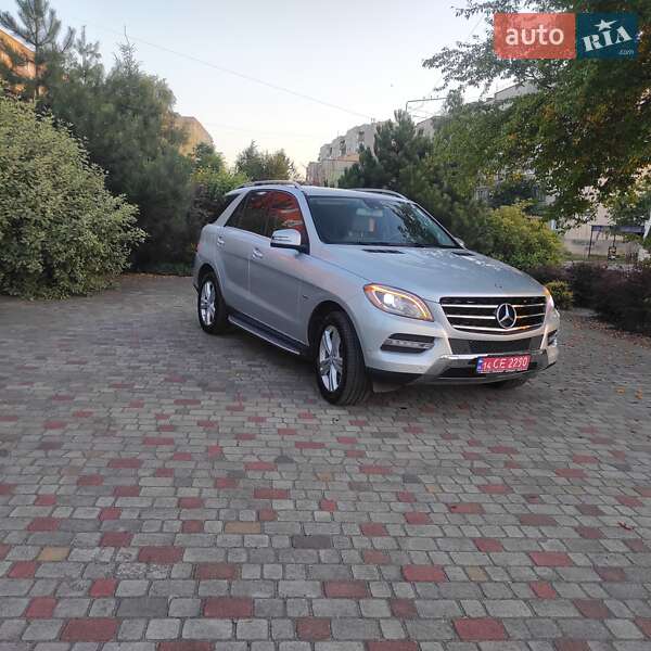 Внедорожник / Кроссовер Mercedes-Benz M-Class 2012 в Нововолынске