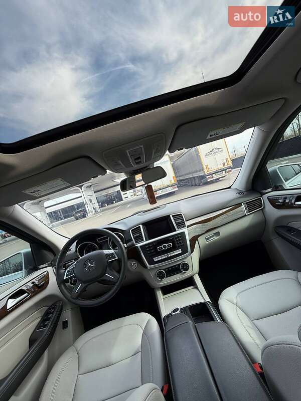 Внедорожник / Кроссовер Mercedes-Benz M-Class 2012 в Нововолынске