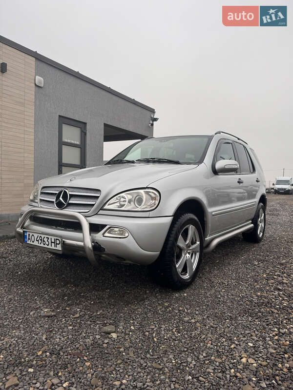 Mercedes-Benz M-Class 2001