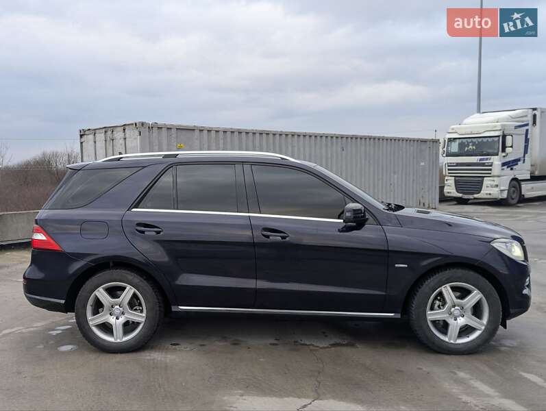 Позашляховик / Кросовер Mercedes-Benz M-Class 2012 в Львові