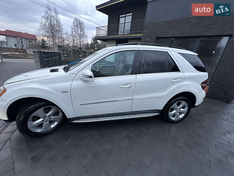 Внедорожник / Кроссовер Mercedes-Benz M-Class 2010 в Львове
