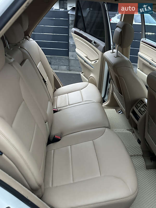 Внедорожник / Кроссовер Mercedes-Benz M-Class 2010 в Львове