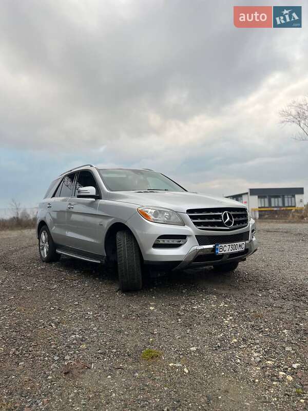 Внедорожник / Кроссовер Mercedes-Benz M-Class 2012 в Самборе