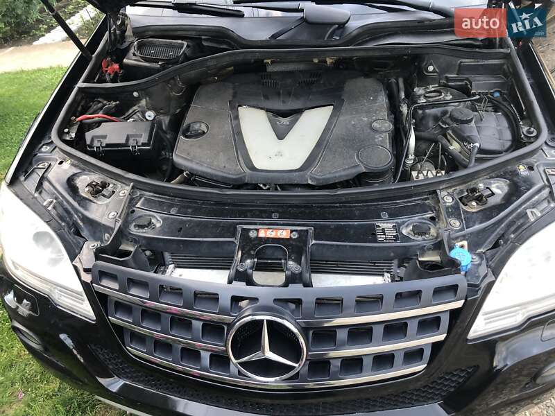 Позашляховик / Кросовер Mercedes-Benz M-Class 2008 в Заставній