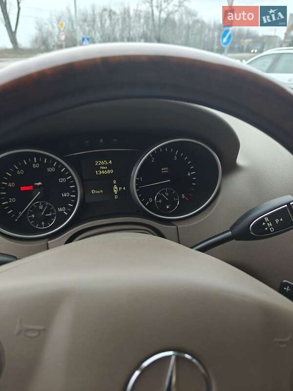 Внедорожник / Кроссовер Mercedes-Benz M-Class 2010 в Ровно