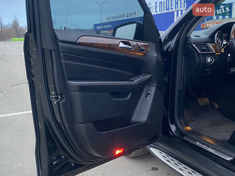 Внедорожник / Кроссовер Mercedes-Benz M-Class 2012 в Каменец-Подольском