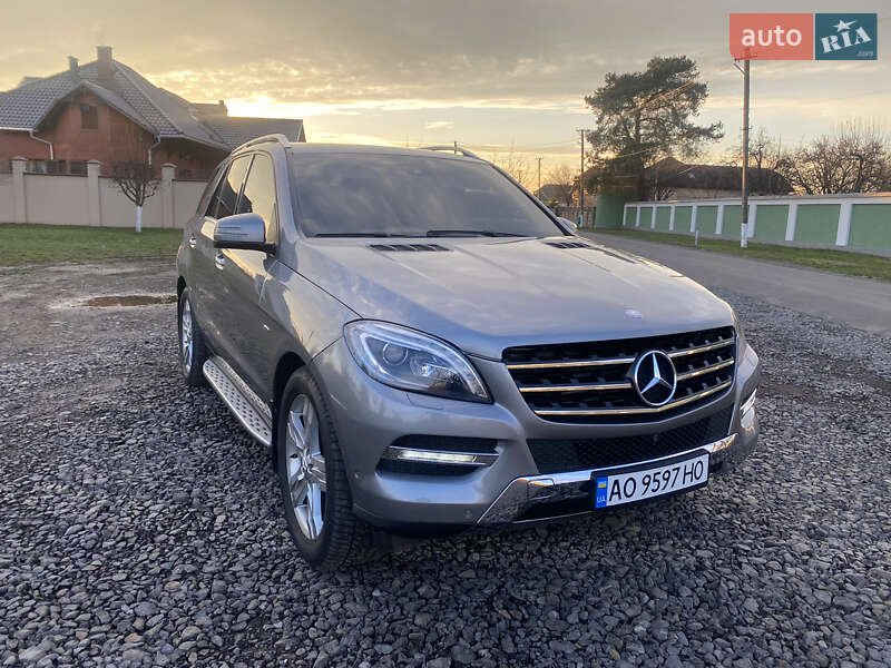 Внедорожник / Кроссовер Mercedes-Benz M-Class 2013 в Ужгороде