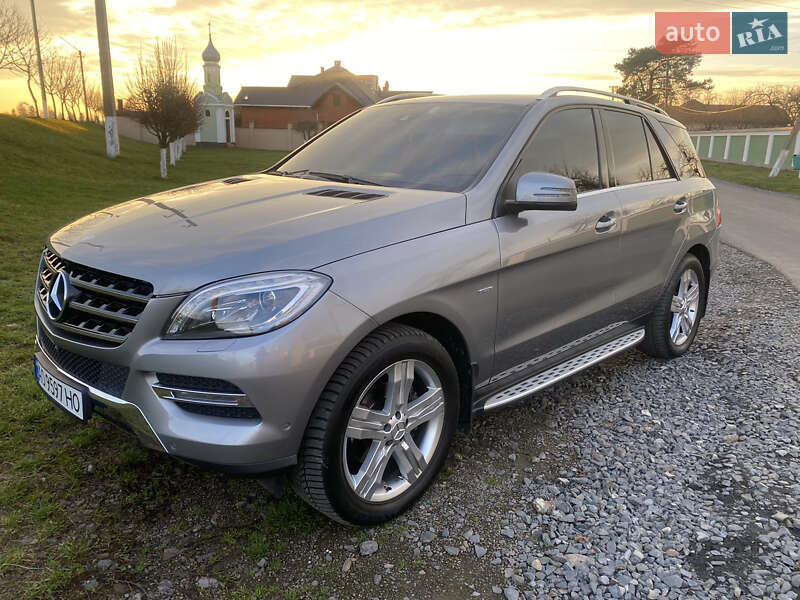 Внедорожник / Кроссовер Mercedes-Benz M-Class 2013 в Ужгороде