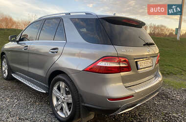 Внедорожник / Кроссовер Mercedes-Benz M-Class 2013 в Ужгороде