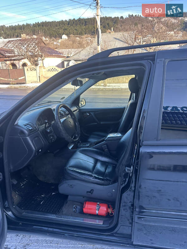 Позашляховик / Кросовер Mercedes-Benz M-Class 2004 в Вінниці фото 4 Позашляховик / Кросовер Mercedes-Benz M-Class 2004 в Вінниці