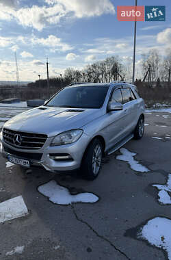 Позашляховик / Кросовер Mercedes-Benz M-Class 2011 в Чернівцях
