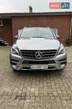 Позашляховик / Кросовер Mercedes-Benz M-Class 2015 в Дніпрі