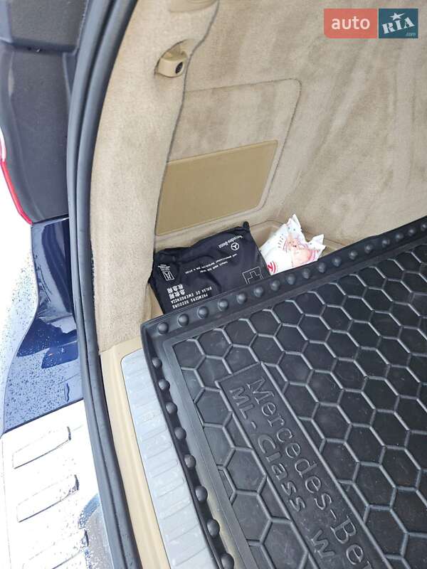 Внедорожник / Кроссовер Mercedes-Benz M-Class 2015 в Ковеле