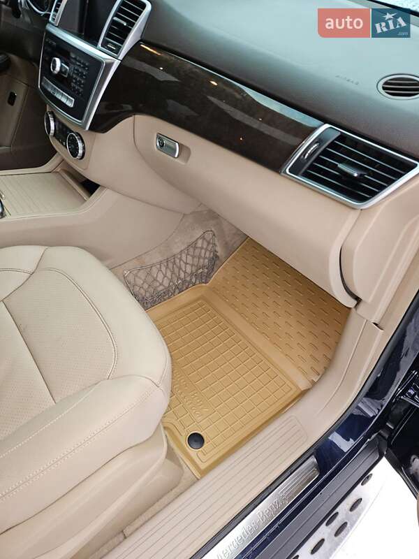 Внедорожник / Кроссовер Mercedes-Benz M-Class 2015 в Ковеле