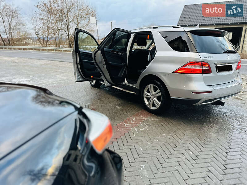 Позашляховик / Кросовер Mercedes-Benz M-Class 2011 в Солотвині