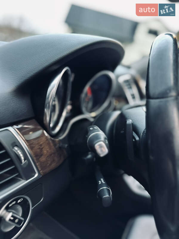 Позашляховик / Кросовер Mercedes-Benz M-Class 2011 в Солотвині