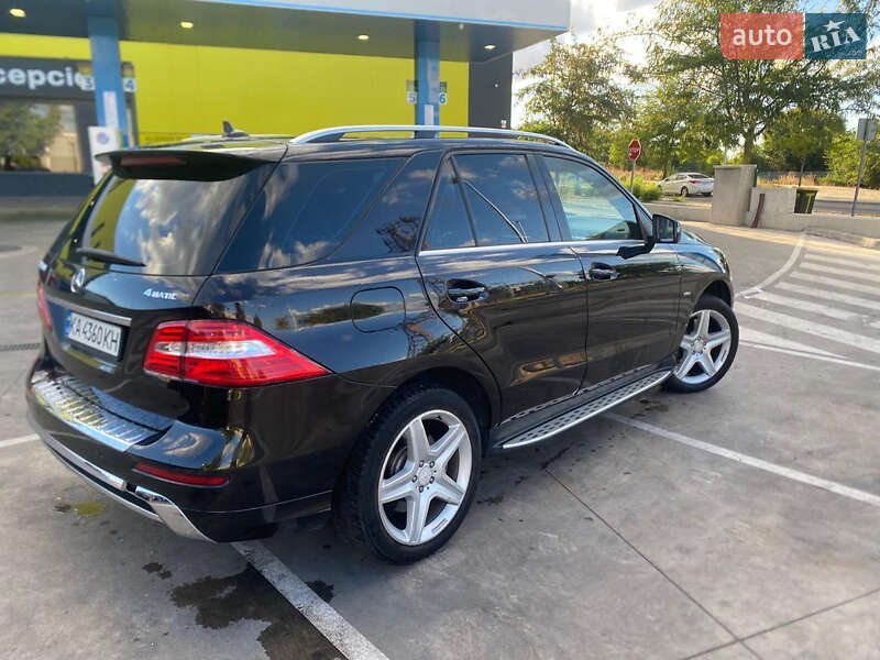 Внедорожник / Кроссовер Mercedes-Benz M-Class 2012 в Киеве