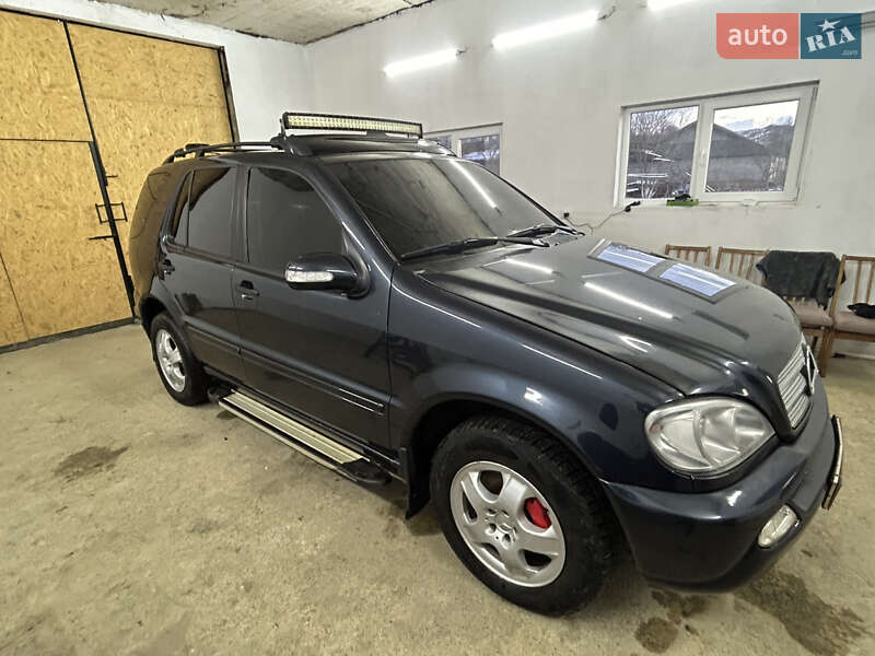 Mercedes-Benz M-Class 2003