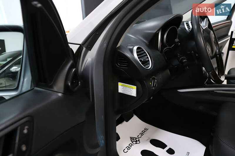 Внедорожник / Кроссовер Mercedes-Benz M-Class 2010 в Дрогобыче