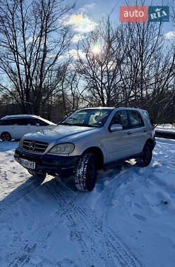 Внедорожник / Кроссовер Mercedes-Benz M-Class 2000 в Киеве
