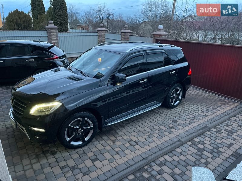Внедорожник / Кроссовер Mercedes-Benz M-Class 2013 в Черновцах