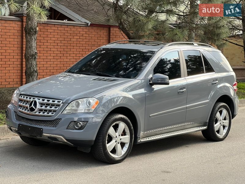 Mercedes-Benz M-Class 2010