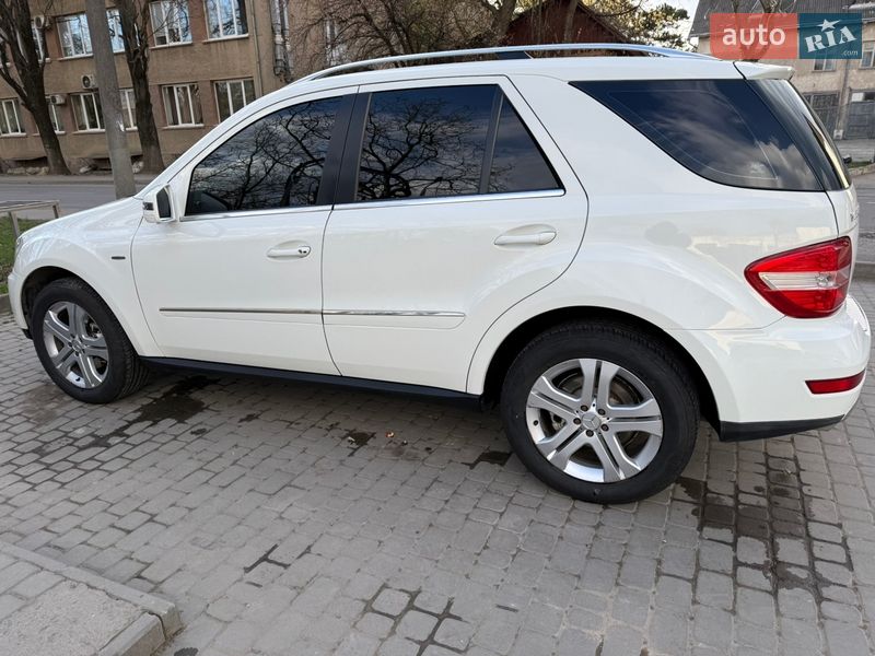 Внедорожник / Кроссовер Mercedes-Benz M-Class 2010 в Ивано-Франковске