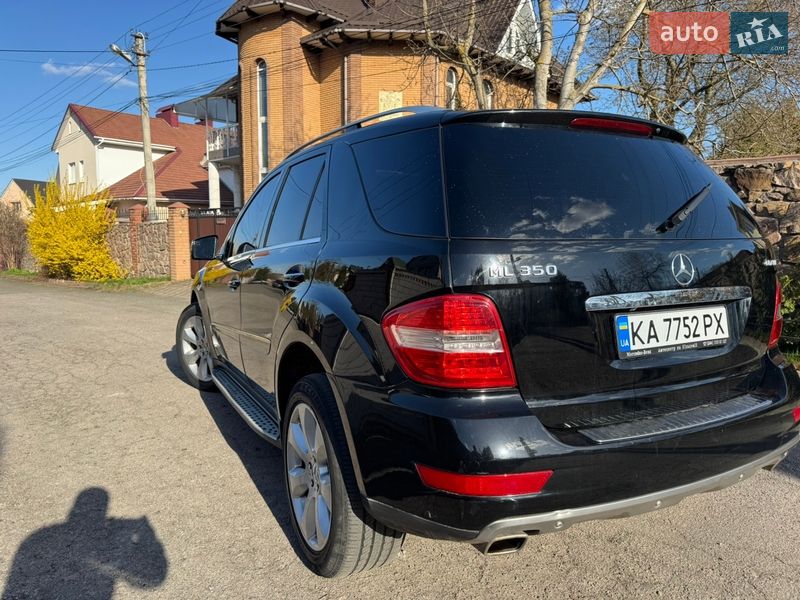 Внедорожник / Кроссовер Mercedes-Benz M-Class 2010 в Киеве