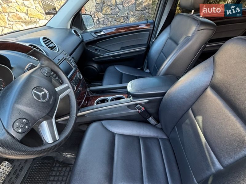 Внедорожник / Кроссовер Mercedes-Benz M-Class 2010 в Киеве