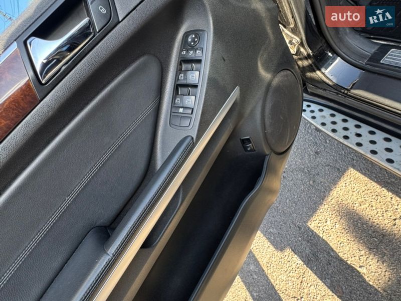 Внедорожник / Кроссовер Mercedes-Benz M-Class 2010 в Киеве